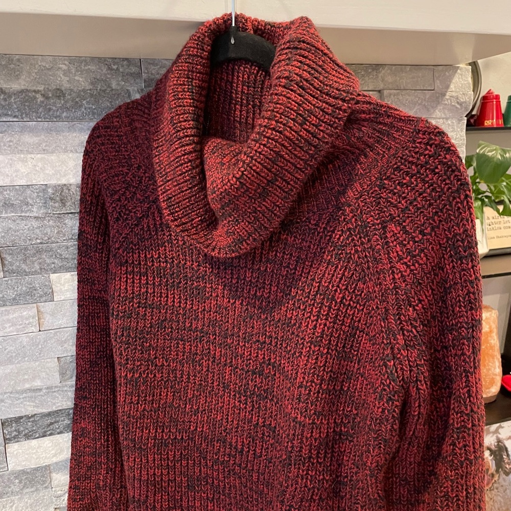 Maroon Slightly Cropped Turtleneck Sweater